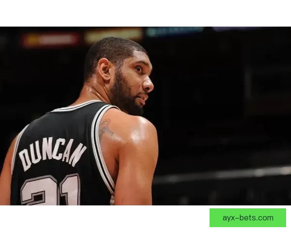 全队起立为卡斯尔庆祝三双创四项纪录 比肩邓肯19年 文班称其本就优秀